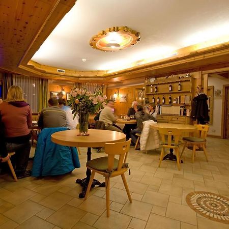 Hotel Garni Al Plan Livigno Exteriör bild